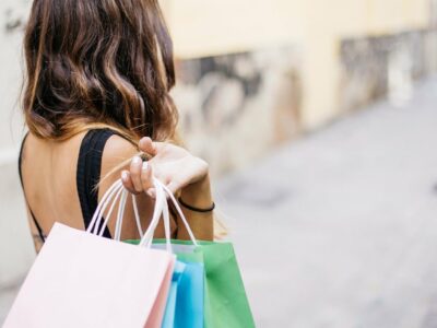 Saldi invernali 2026: tra prudenza e opportunità, gli italiani tornano a comprare